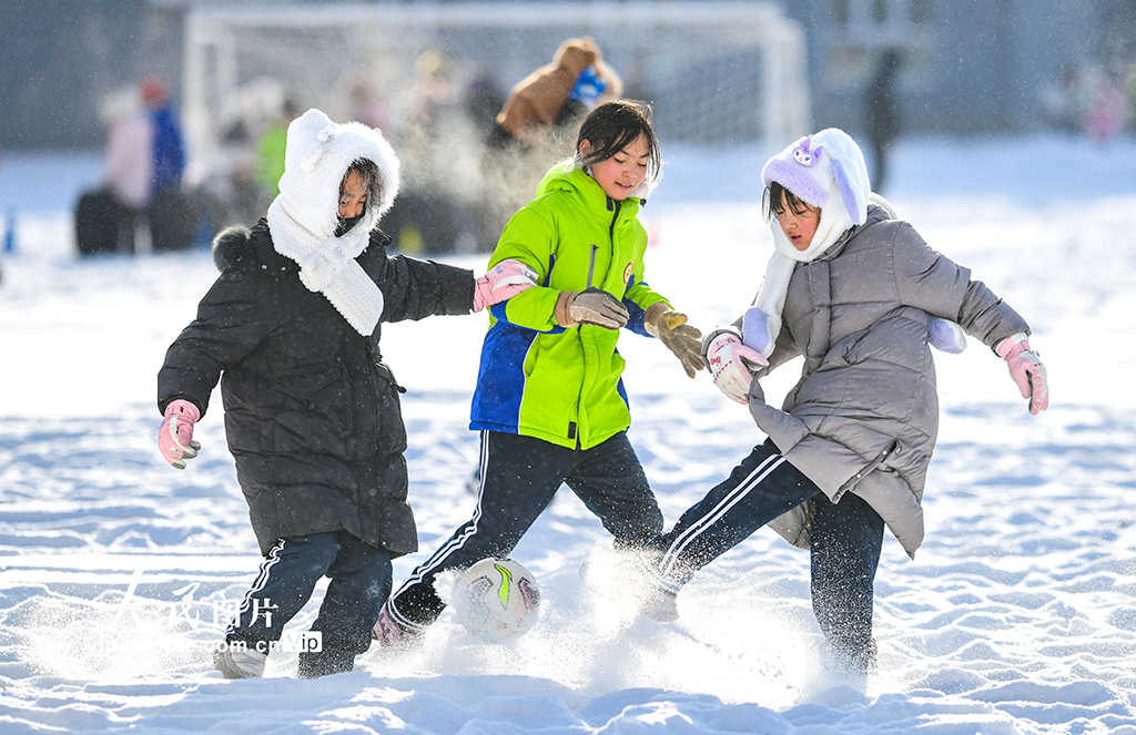 内蒙古呼伦贝尔:冰雪校园 美育童心【6】