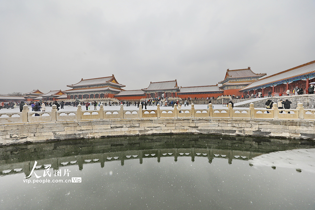北京迎来冬季首场降雪 故宫银装素裹【3】