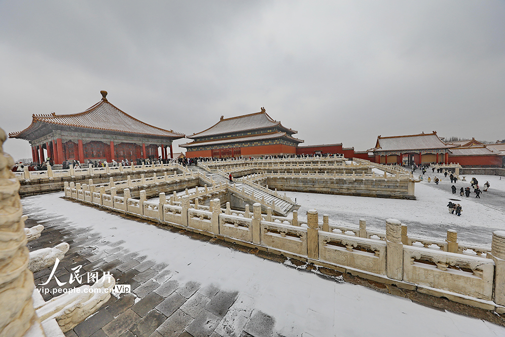 北京迎来冬季首场降雪 故宫银装素裹【8】