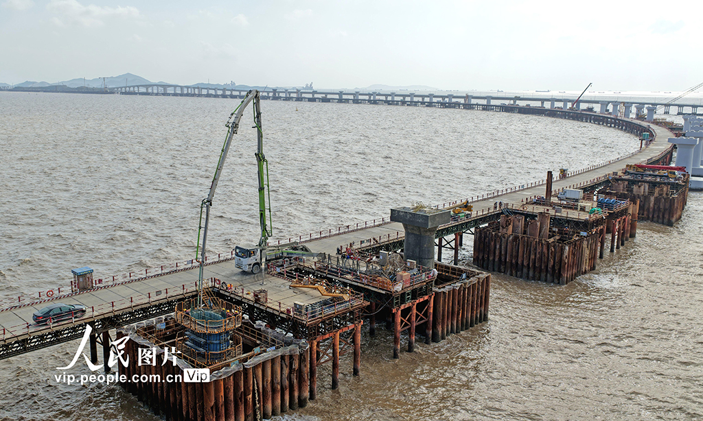 浙江临海：开足马力推进大桥建设【2】