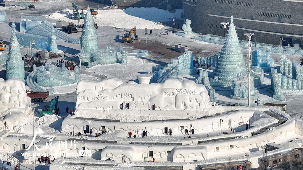 黑龙江：哈尔滨冰雪大世界建设进入冲刺阶段【8】