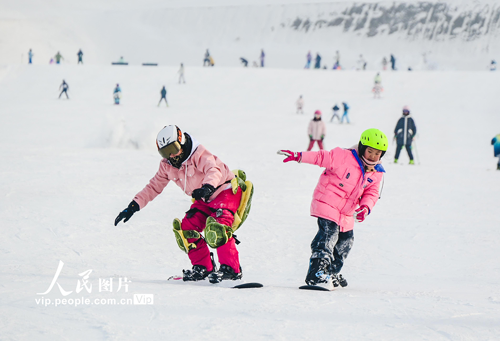 新疆昌吉：乐享冰雪运动【5】