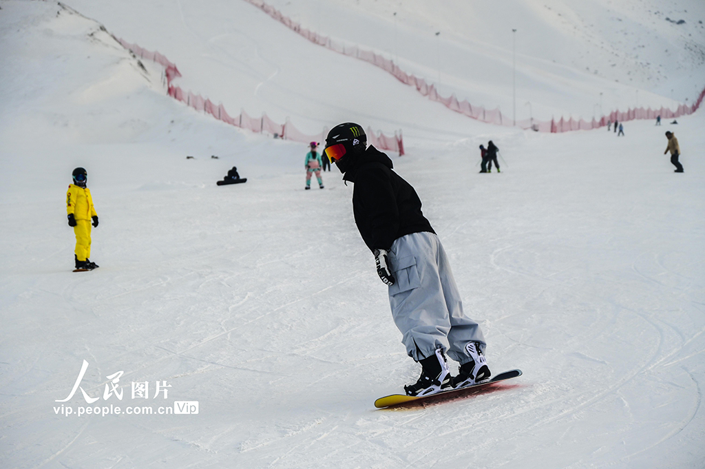 新疆昌吉：乐享冰雪运动【7】