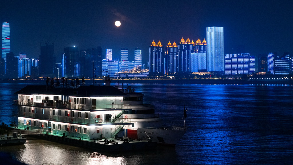 12月6日拍摄的长江武汉江段一角。新华社记者 沈虹冰 摄