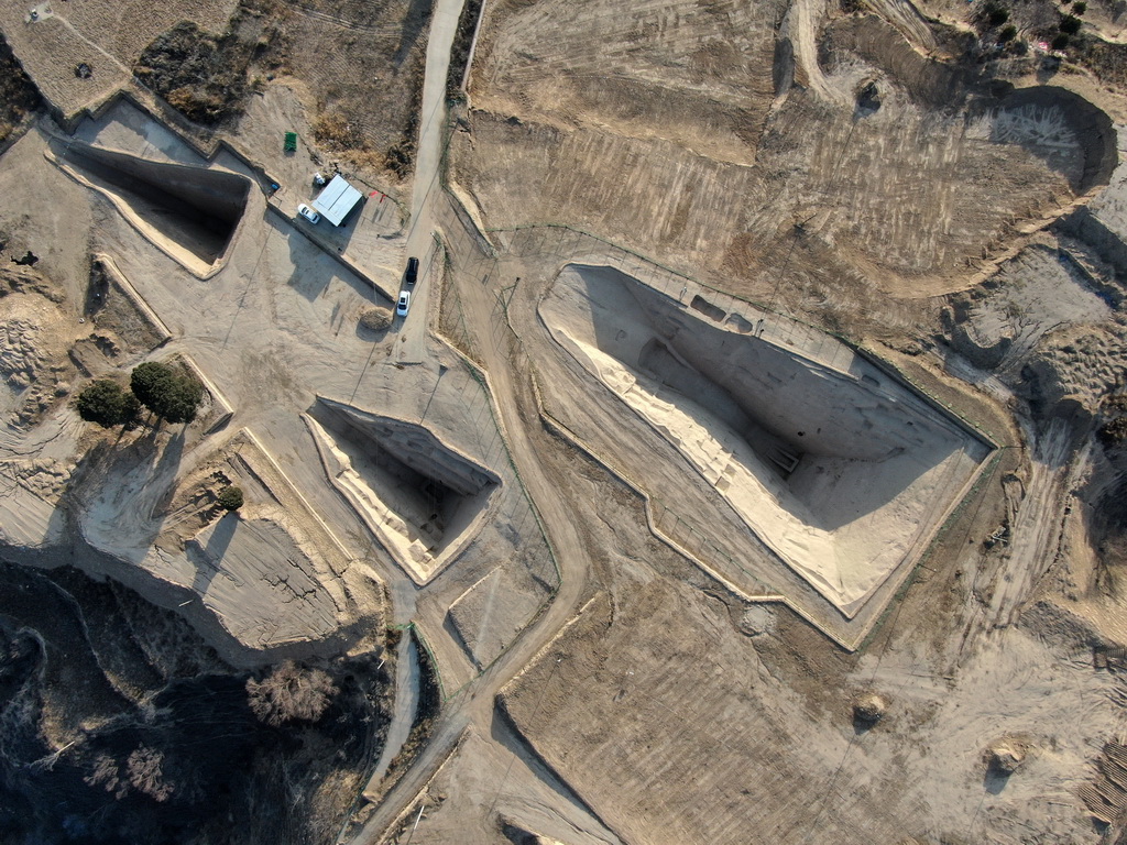 12月8日拍摄的陕西清涧瓦窑沟墓地(无人机照片)。