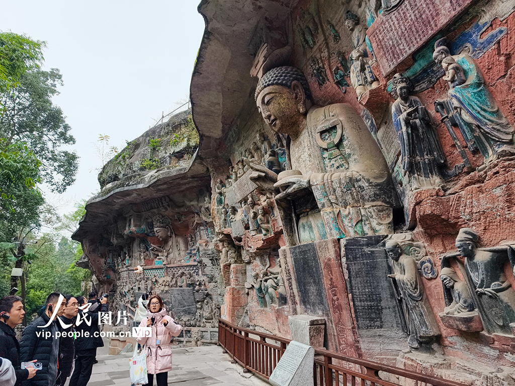 重庆：大足石刻游人如织【6】
