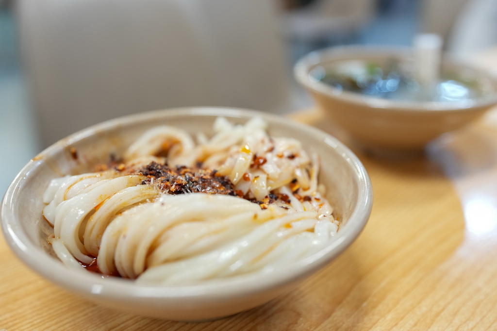 这是12月12日在四川省广元市一家凉面馆拍摄的凉面。新华社记者 连振 摄