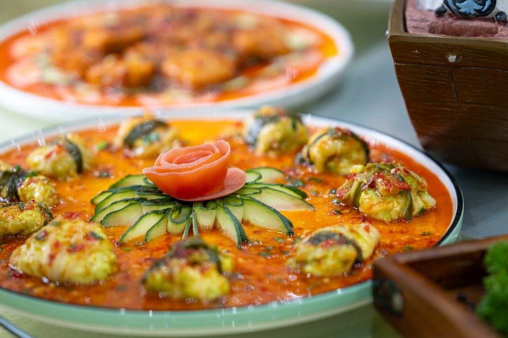 这是12月13日在四川省广元市剑阁县的一家餐馆拍摄的豆腐宴菜品。新华社记者 连振 摄