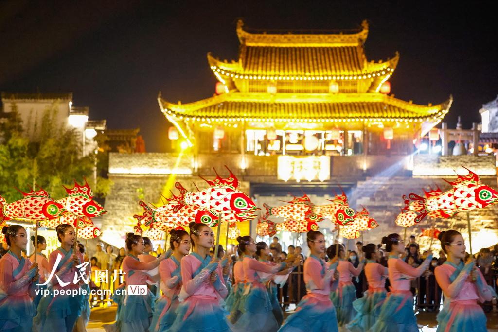 安徽歙县：非遗鱼灯舞动古城【4】