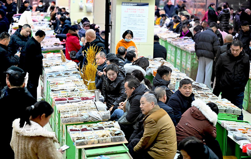安徽亳州：年末“药市”交易繁忙【2】