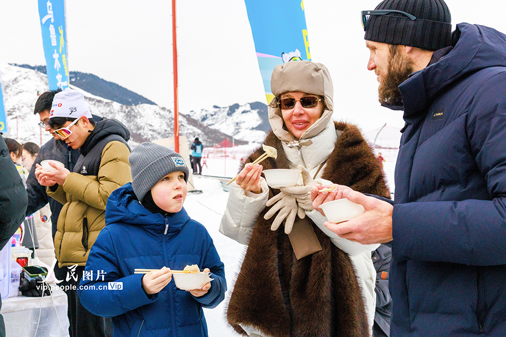 新疆乌鲁木齐：冰雪活动精彩纷呈【3】