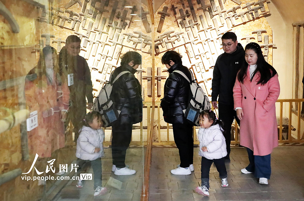 河南三门峡：地坑院迎客来【6】