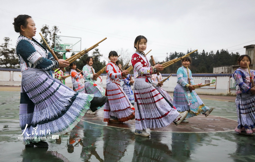 贵州黔西：苗族芦笙舞进校园【2】