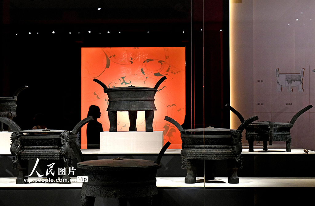 北京：安徽淮南武王墩一号墓考古成果在国博展出【2】