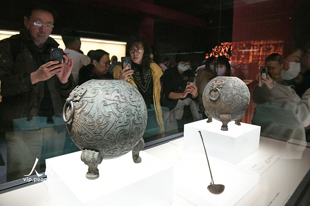 北京：安徽淮南武王墩一号墓考古成果在国博展出【3】