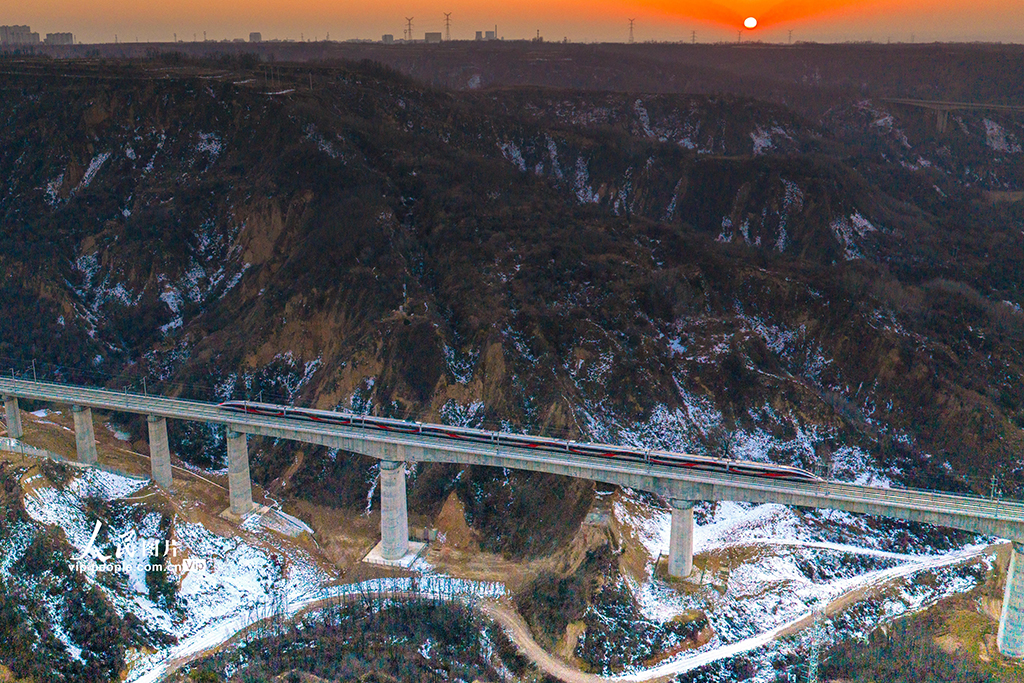 陕西：西延高铁开通运营【3】