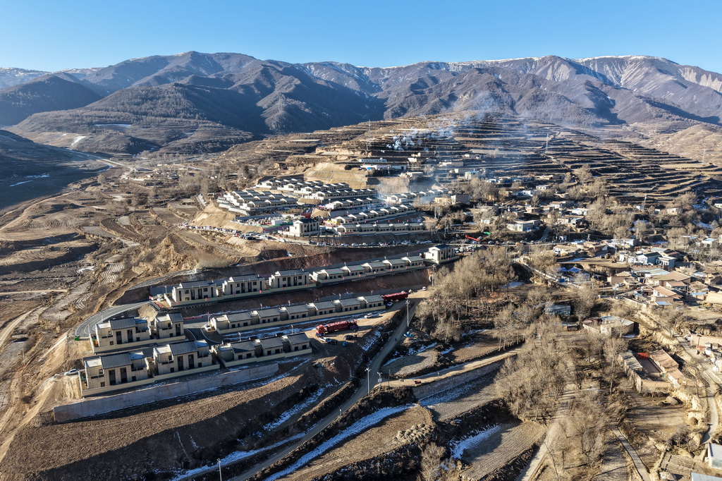 这是12月29日拍摄的榆中县马坡乡马莲滩村集中安置点（无人机照片）。