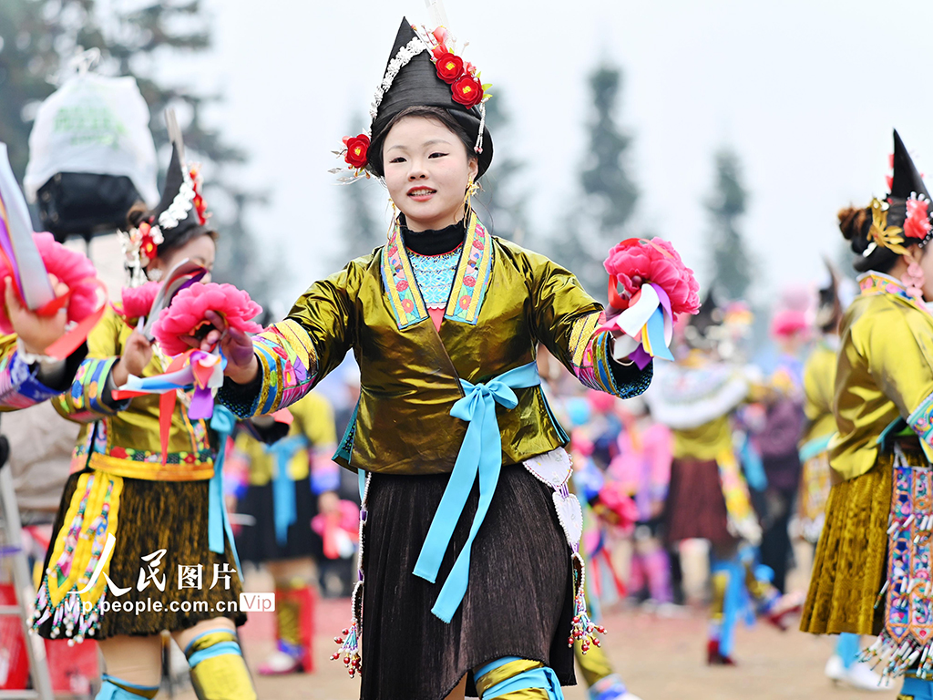 广西融水：笙歌热舞庆“苗年”【3】