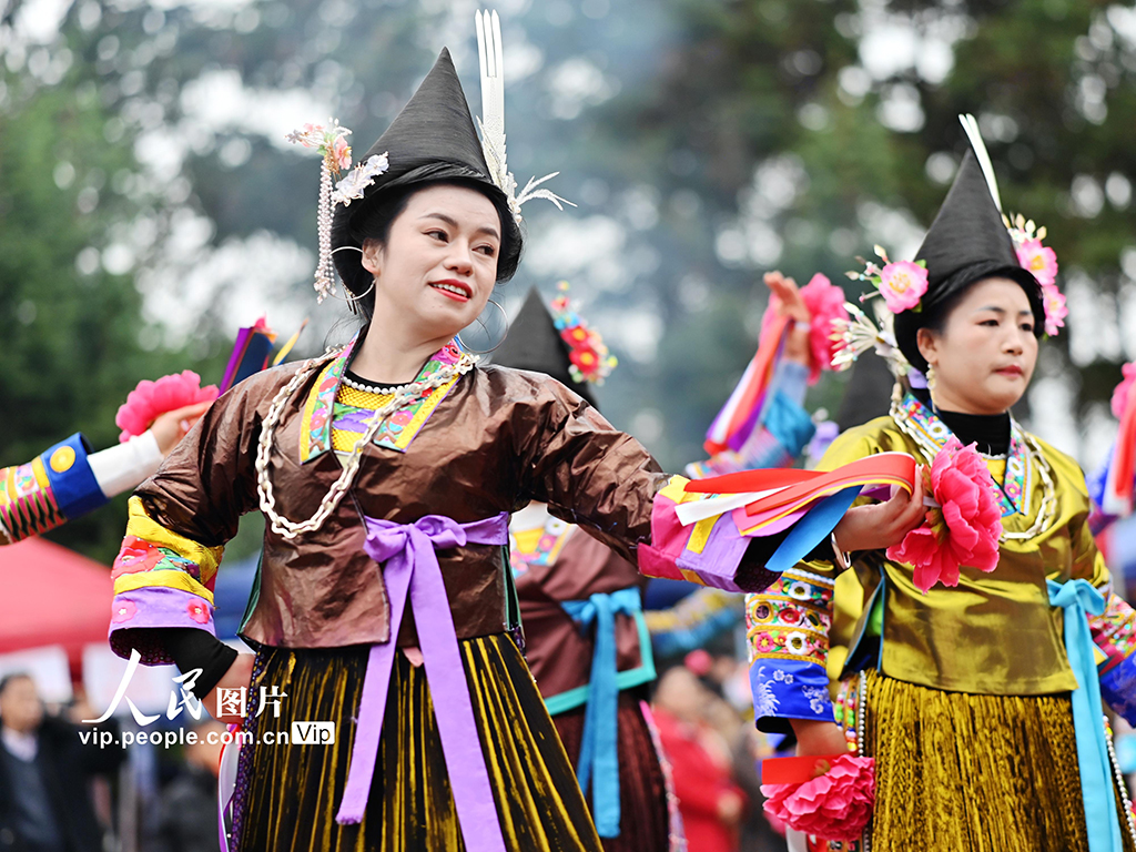 广西融水：笙歌热舞庆“苗年”【5】