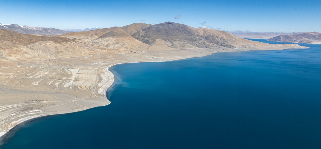 这是1月3日拍摄的佩枯错风光（无人机照片）。