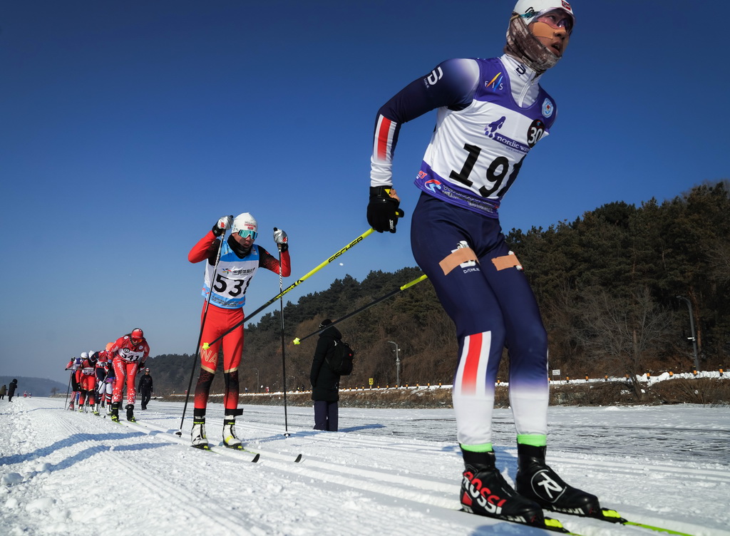 1月4日，参赛选手在比赛中。
