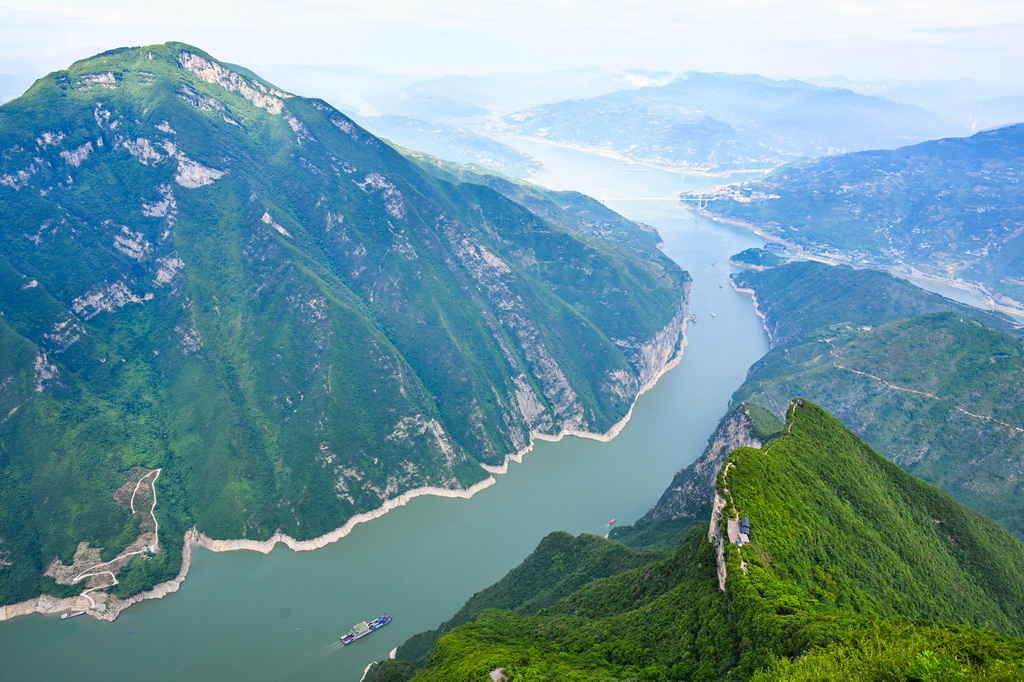 这是2025年6月9日拍摄的瞿塘峡一带景色（无人机照片）。新华社记者 王全超 摄