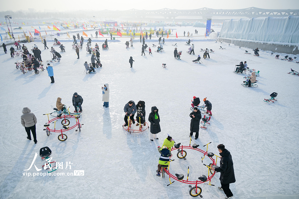 新疆昌吉：冰雪旅游热【5】