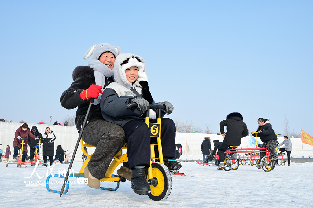 新疆昌吉：冰雪旅游热【2】