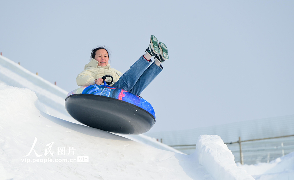 新疆昌吉：冰雪旅游热【4】