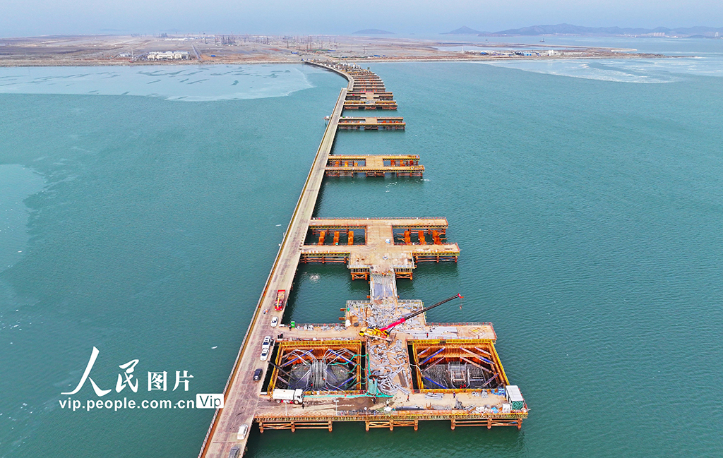 辽宁：大连新机场中线主通道跨海段394根桩基完成施工【5】