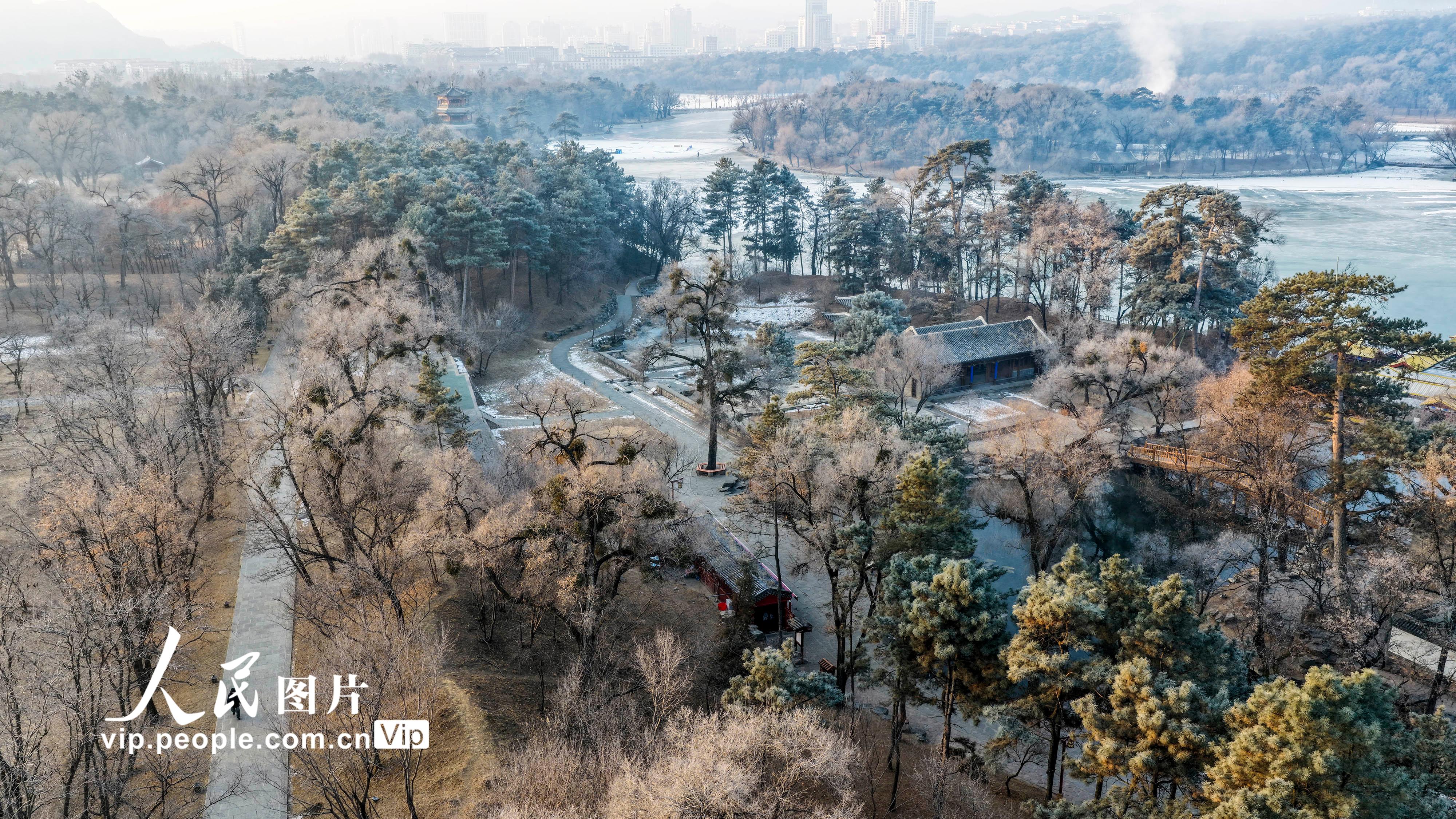 河北承德:避暑山庄现雾凇景观