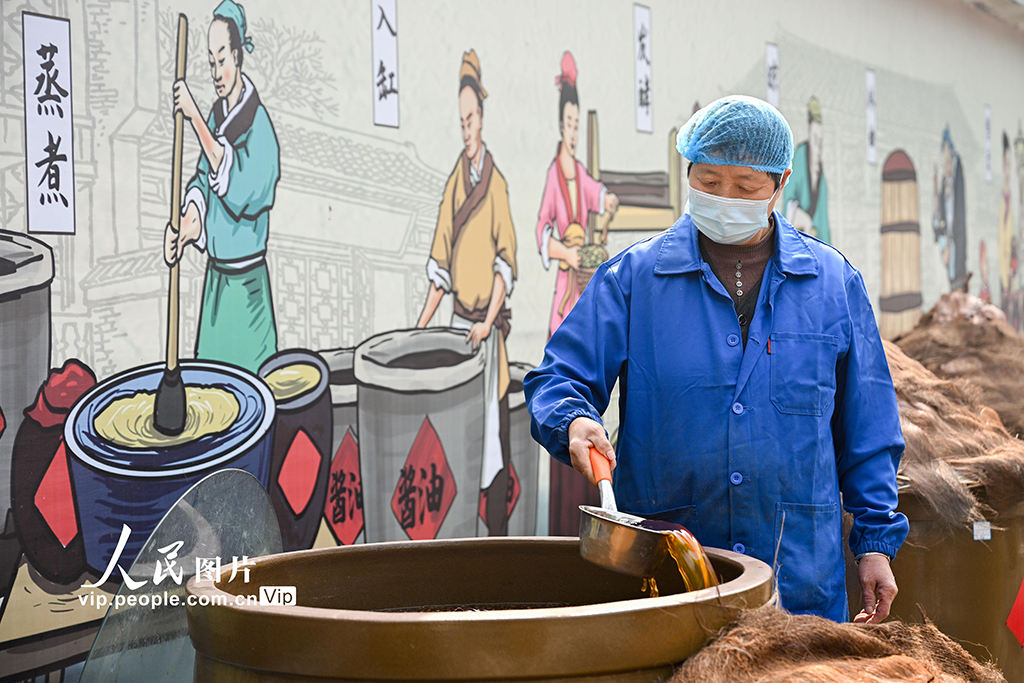 贵州开阳：古法酱油酿造忙【2】