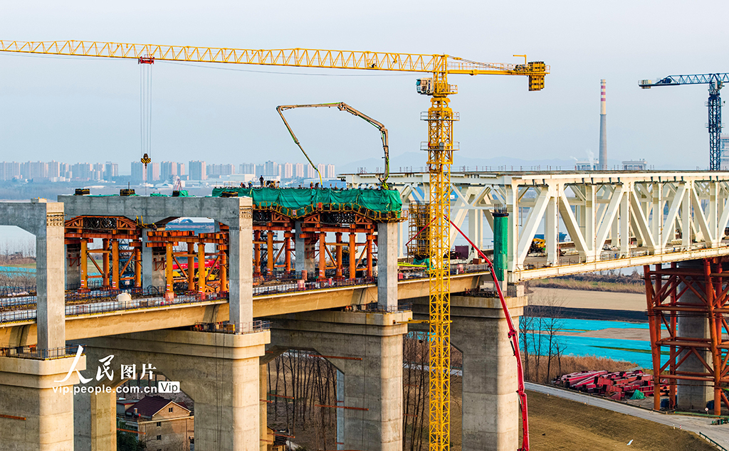 安徽枞阳：池州长江公铁大桥施工正酣【3】