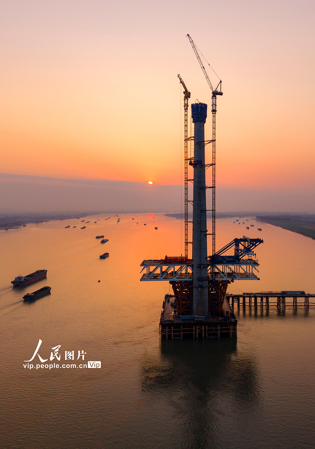 安徽枞阳：池州长江公铁大桥施工正酣【4】