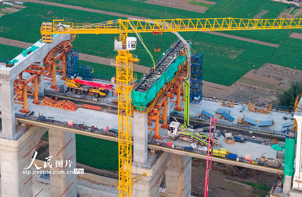 安徽枞阳：池州长江公铁大桥施工正酣【6】