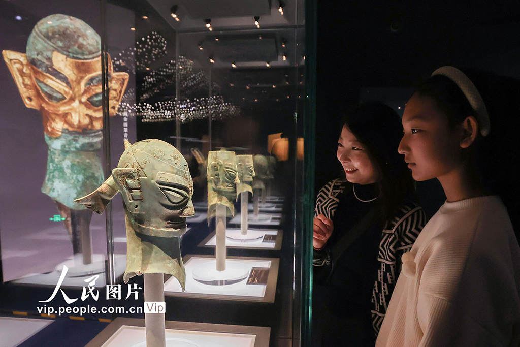 北京:“双星耀世——三星堆—金沙遗址古蜀文明展”举行【2】