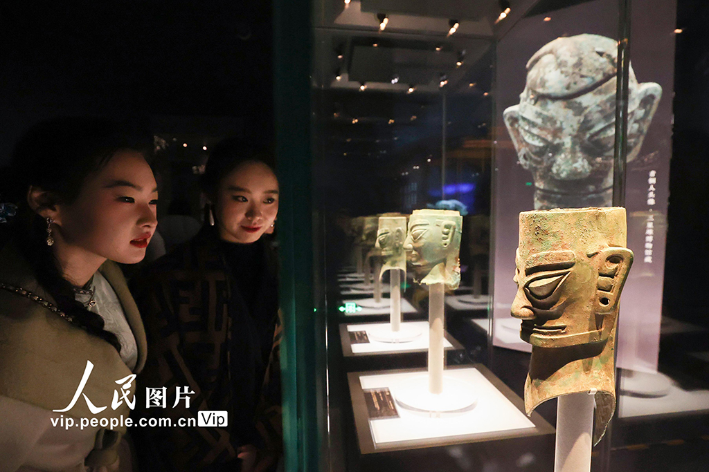 北京:“双星耀世——三星堆—金沙遗址古蜀文明展”举行【6】