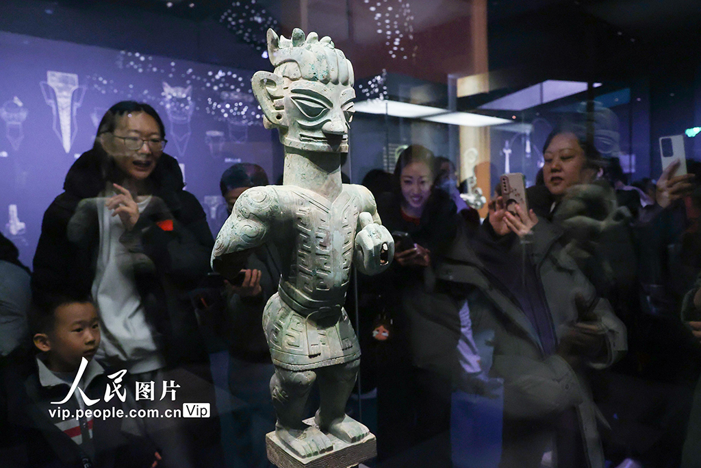 北京:“双星耀世——三星堆—金沙遗址古蜀文明展”举行【8】