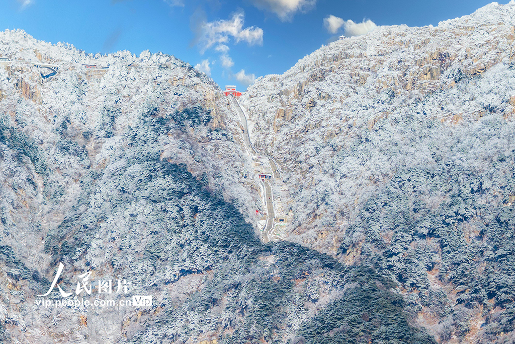 银霜裹千阶 雪锁泰山巅【3】