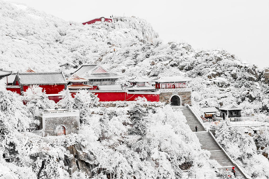 银霜裹千阶 雪锁泰山巅【6】