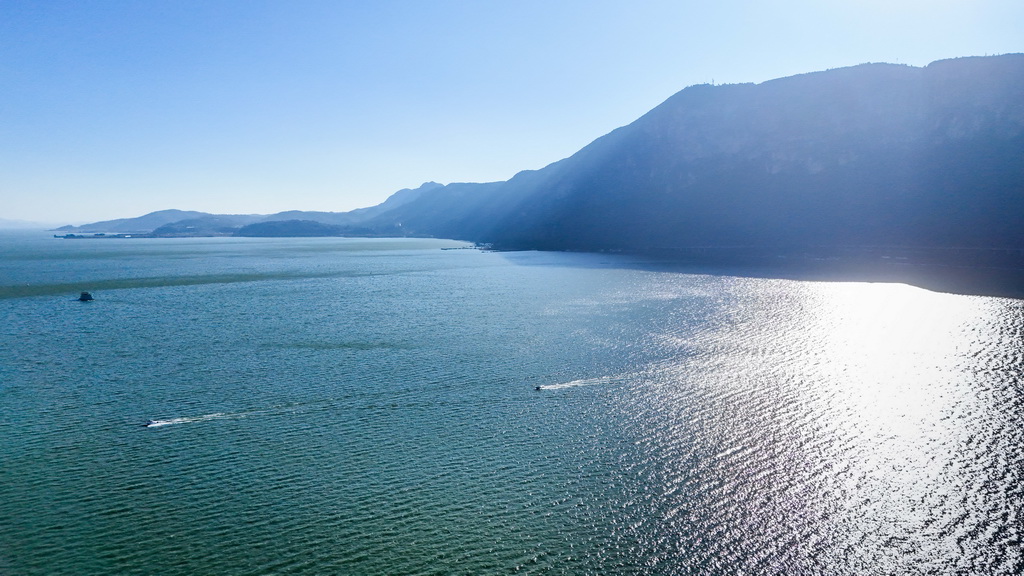 1月22日拍摄的滇池景色(无人机照片)。