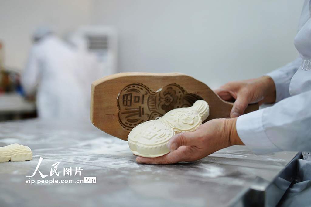 山东青岛:花饽饽俏销迎新春【6】