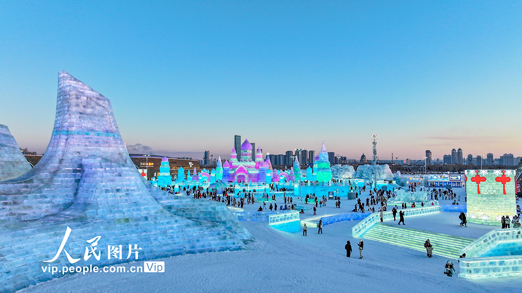黑龙江哈尔滨：冰雪大世界人气旺【4】