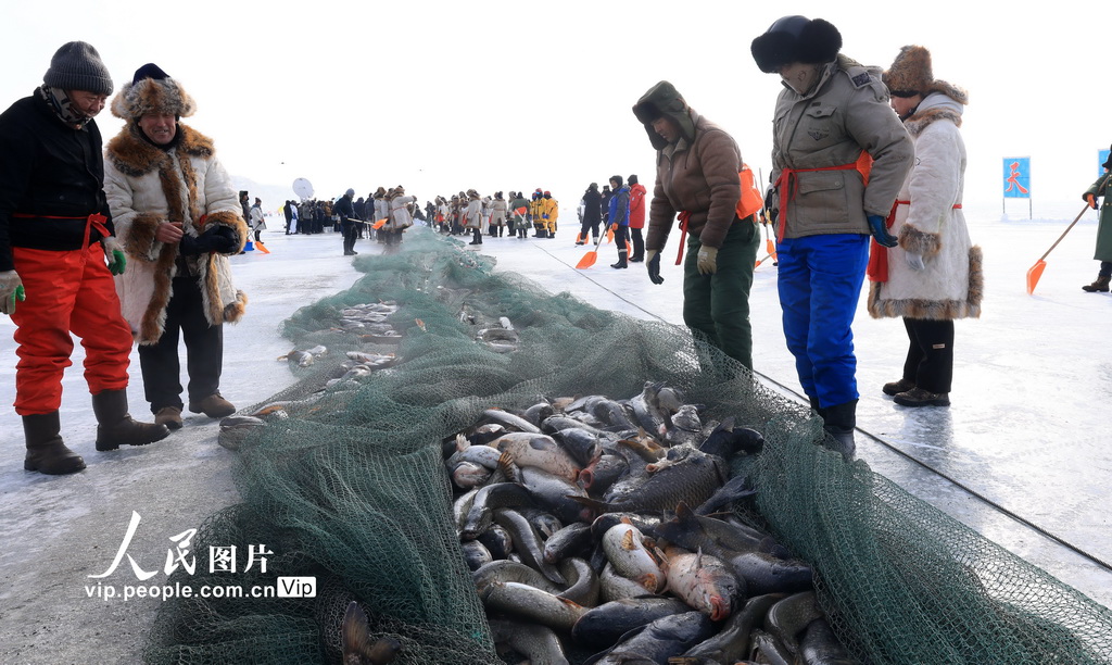 新疆阿勒泰：第十九届乌伦古湖冬捕文化旅游节开幕【5】