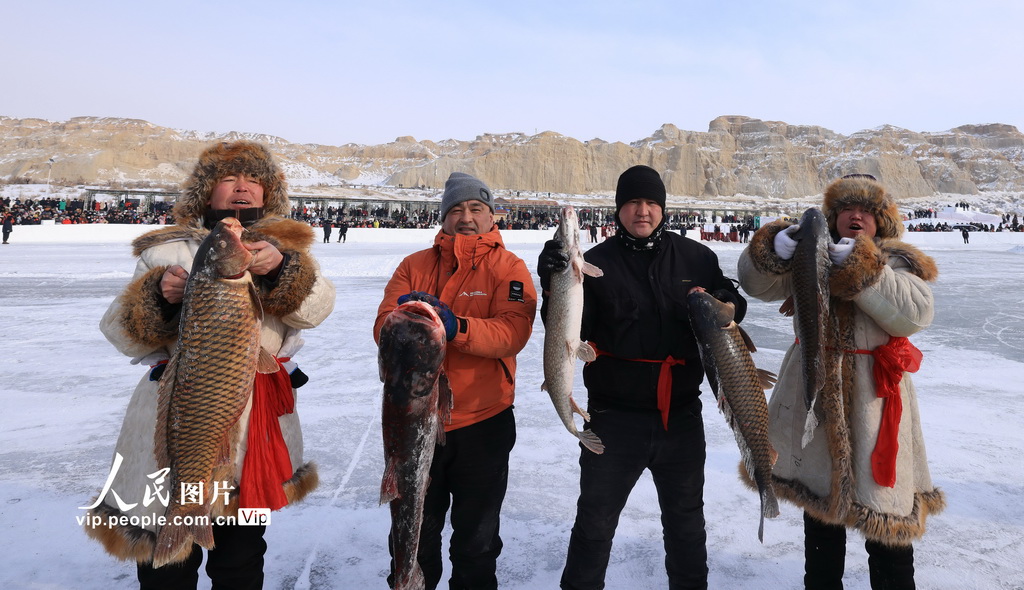 新疆阿勒泰：第十九届乌伦古湖冬捕文化旅游节开幕【6】