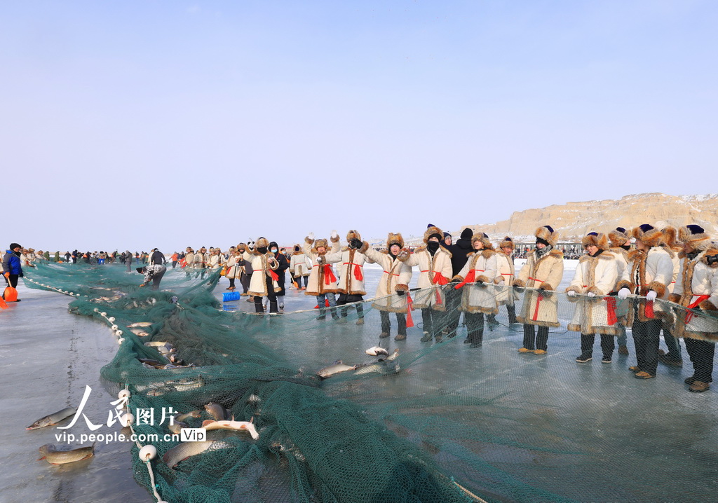 新疆阿勒泰：第十九届乌伦古湖冬捕文化旅游节开幕【7】