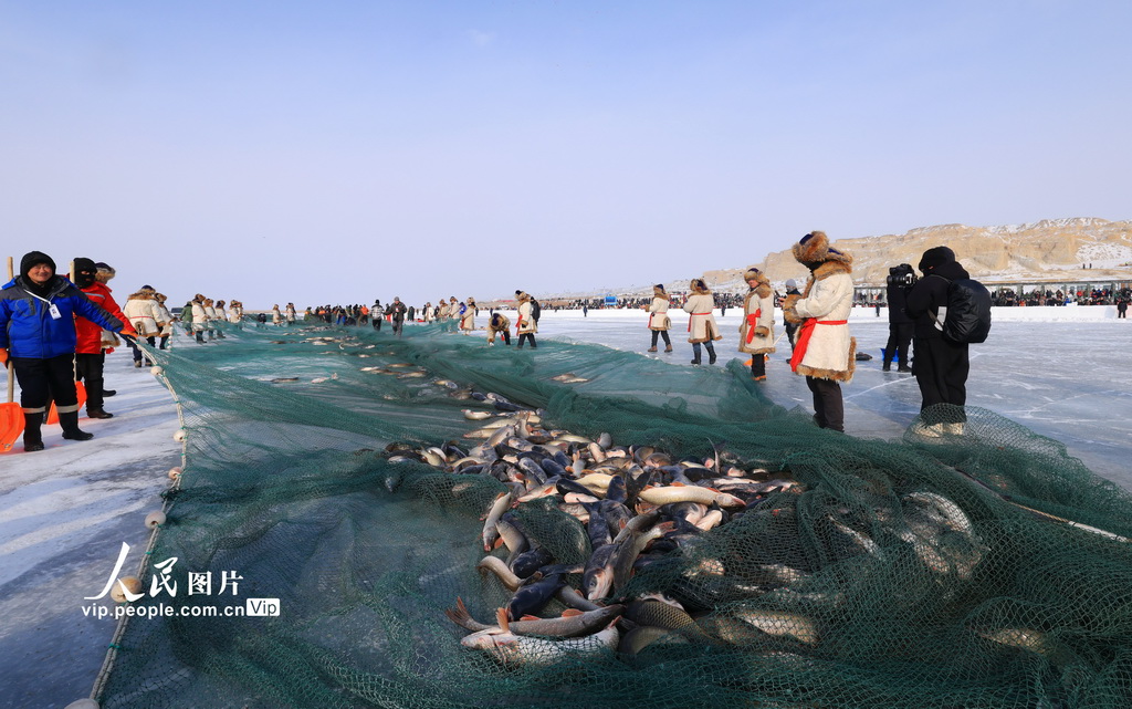 新疆阿勒泰：第十九届乌伦古湖冬捕文化旅游节开幕【8】