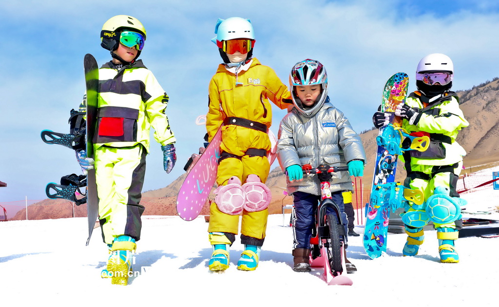 甘肃张掖：体验滑雪运动乐趣【4】
