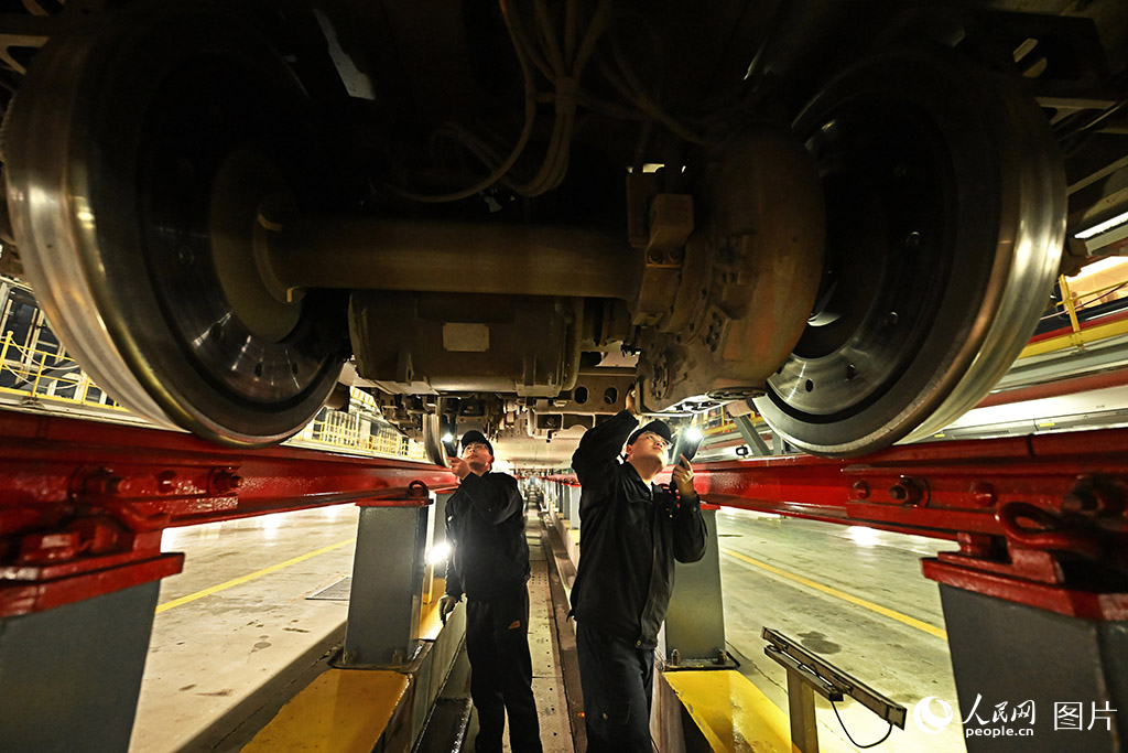 春运即将拉开大幕 动车集结如“陆地航母”【7】