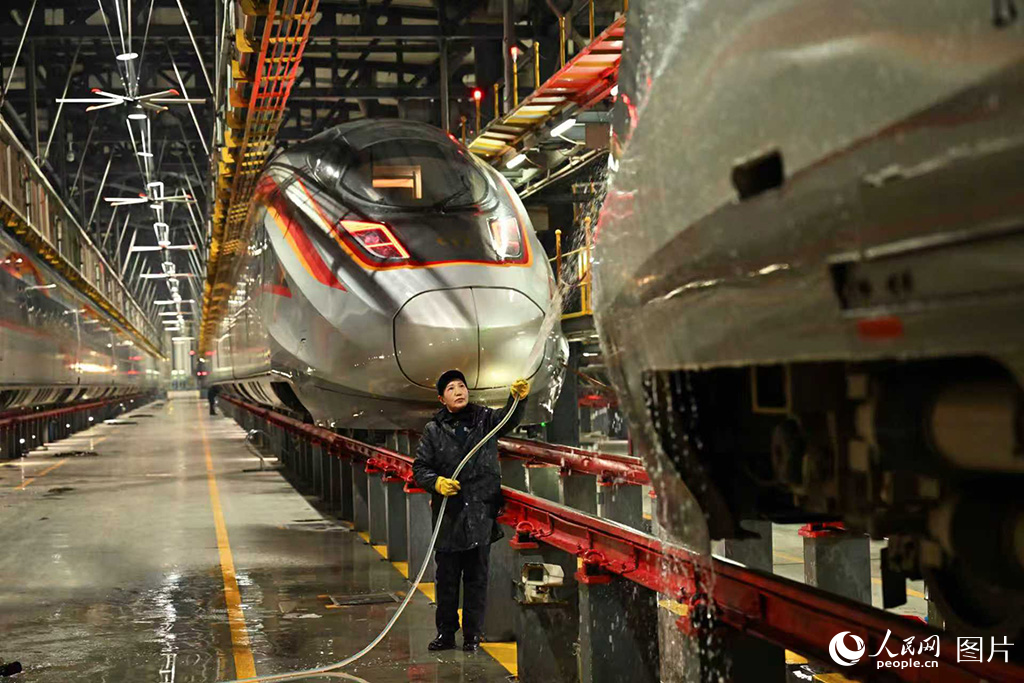 春运即将拉开大幕 动车集结如“陆地航母”【4】